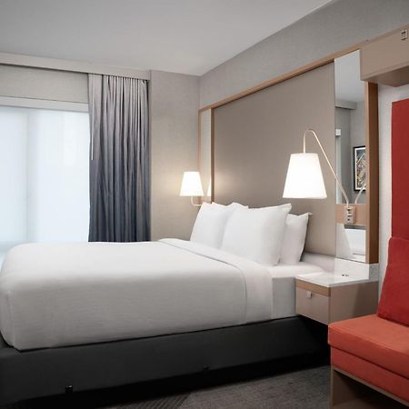 Springhill Suites By Marriott New York Manhattan Times Square Exterior foto